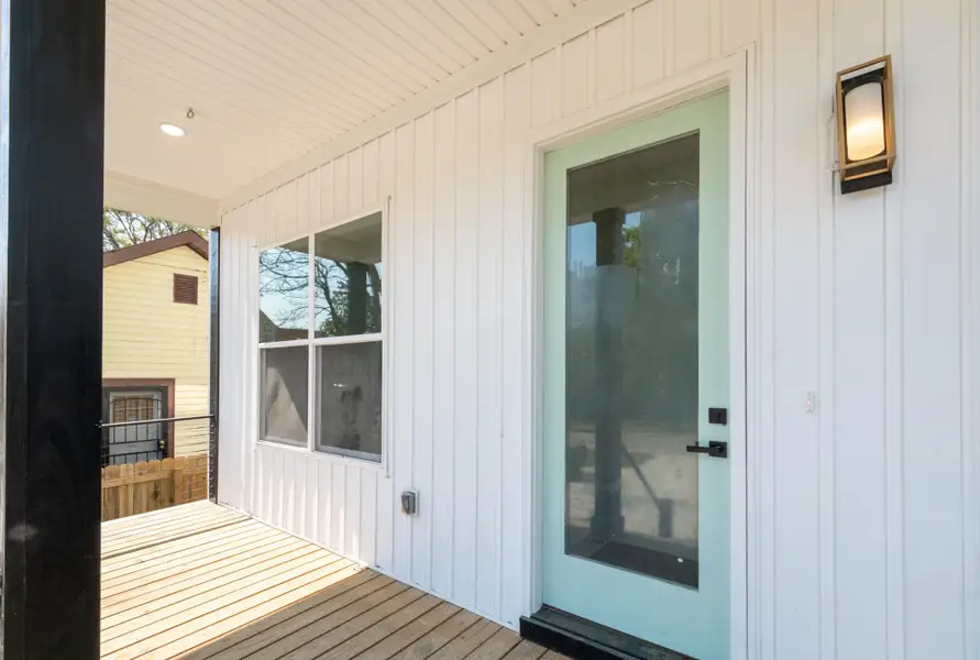 Exterior details and patio area of a home in , North Charleston (Image 3).
