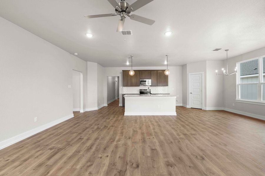 Spacious, unfurnished interior of a new home in Mesa Ridge, Temple (Image 4). Spacious, unfurnished interior of a new home in Mesa Ridge, Temple (Image 4).