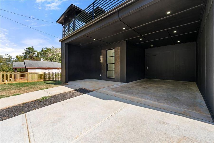 Exterior details and patio area of a home in , Atlanta (Image 1).
