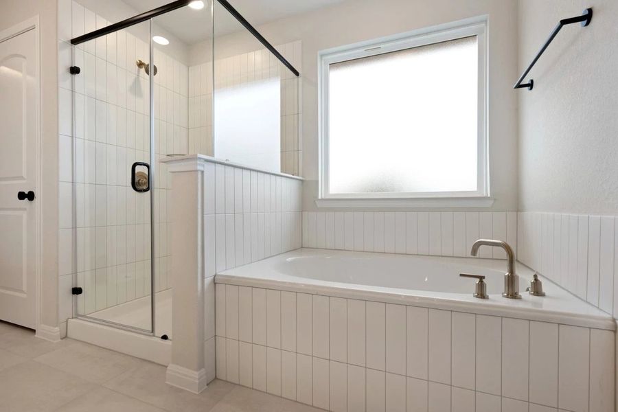 Furnished interior view inside a new home in Berry Creek Highlands, Georgetown (Image 19).