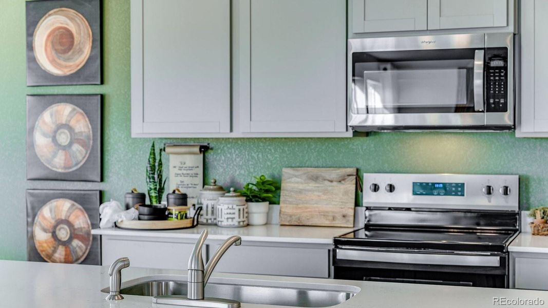 Furnished interior view inside a new home in Prairie Song, Windsor (Image 31).