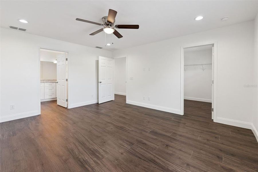 Spacious, unfurnished interior of a new home in , Lakeland (Image 35).
