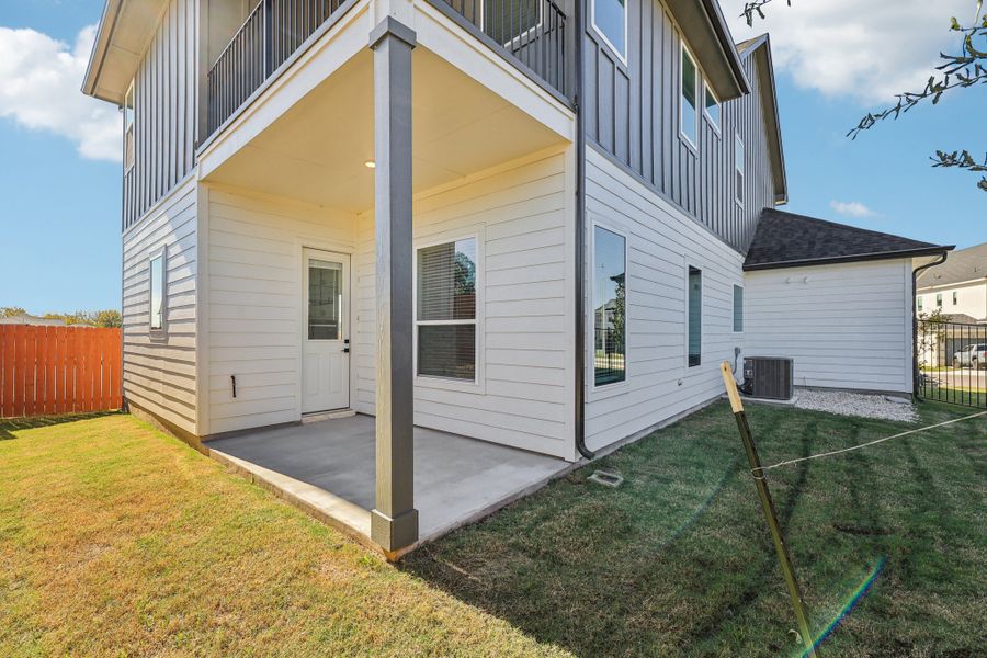 Exterior details and patio area of a home in Foxfield, Austin (Image 3).