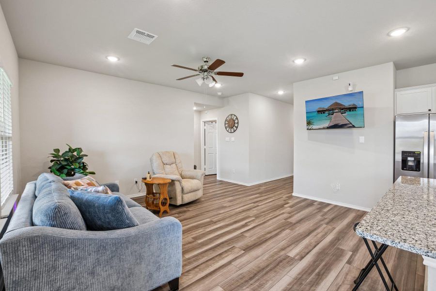 Furnished interior view inside a new home in , Copperas Cove (Image 7).