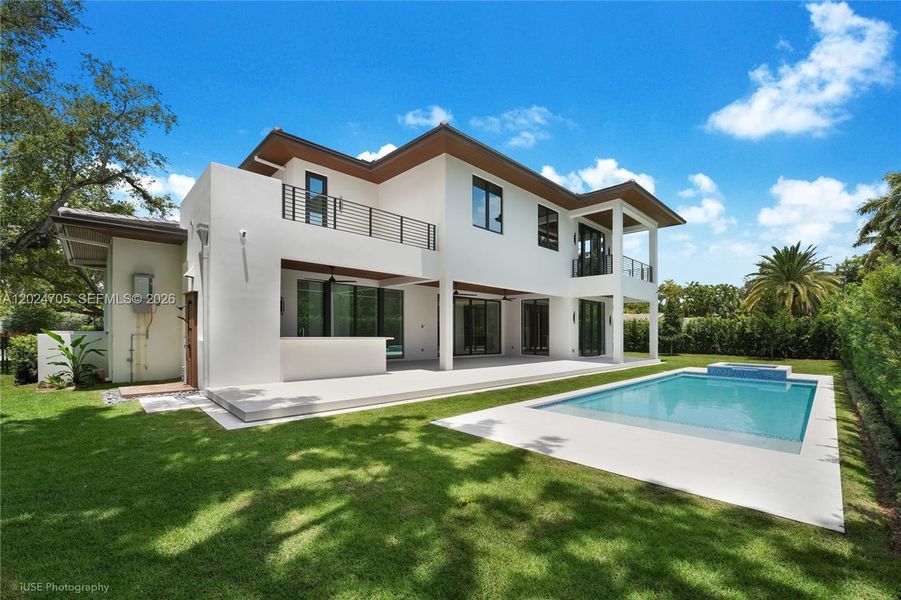 Exterior details and patio area of a home in , Pinecrest (Image 24).