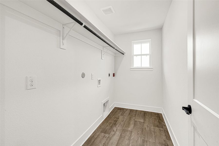 Spacious, unfurnished interior of a new home in Stonebrooke, Conroe (Image 11). Spacious, unfurnished interior of a new home in Stonebrooke, Conroe (Image 11).