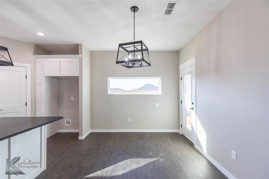 Spacious, unfurnished interior of a new home in , Abilene (Image 24).