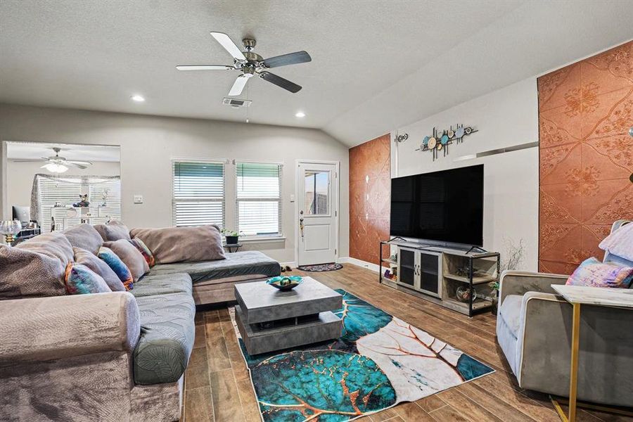 Furnished interior view inside a new home in , Cedar Hill (Image 19).