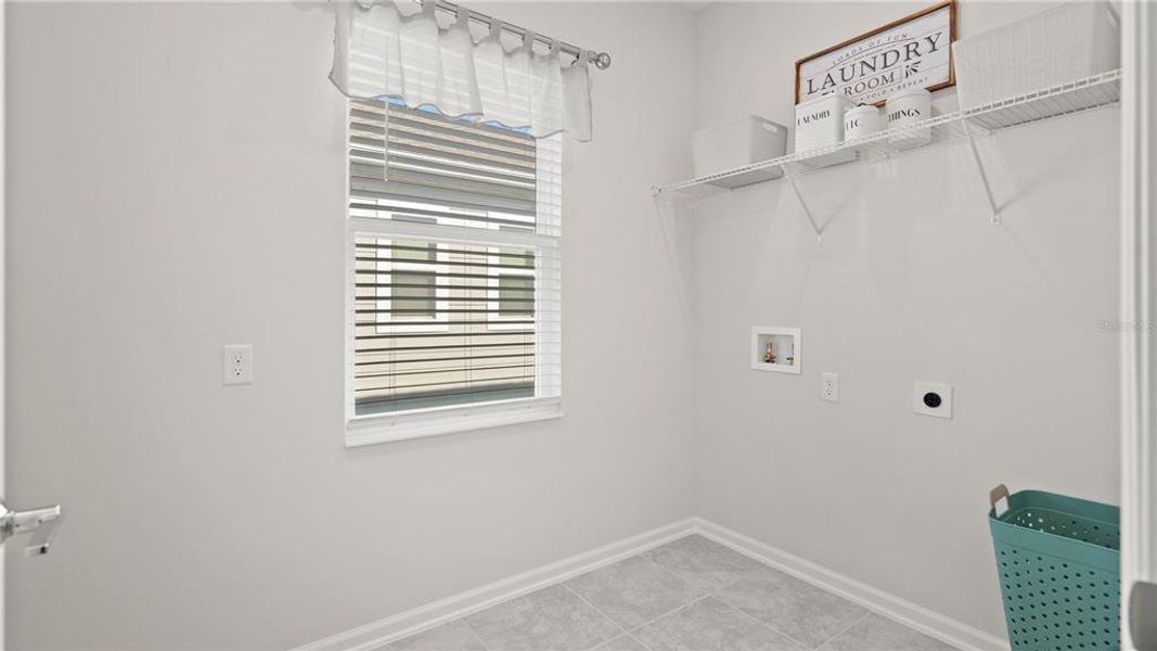 Spacious, unfurnished interior of a new home in , Orlando (Image 22).