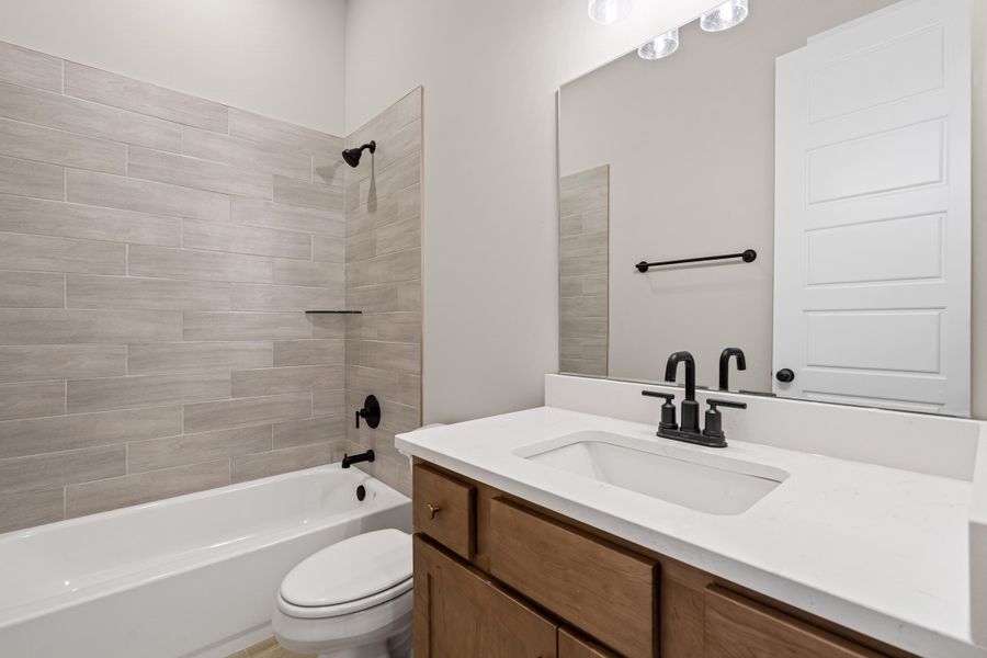 Furnished interior view inside a new home in Lockwood, Collierville (Image 12).