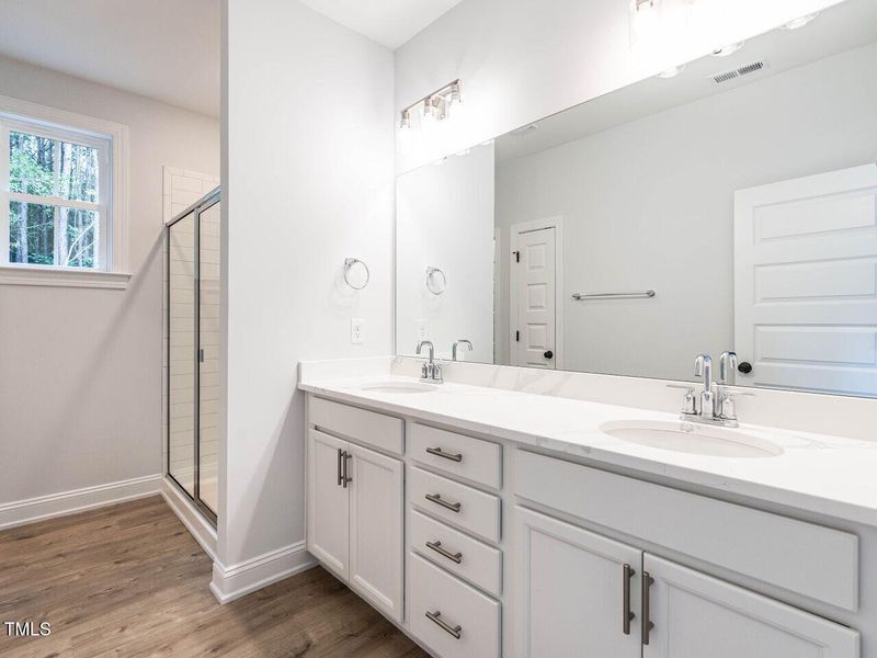 027-1280x960-primary-bath