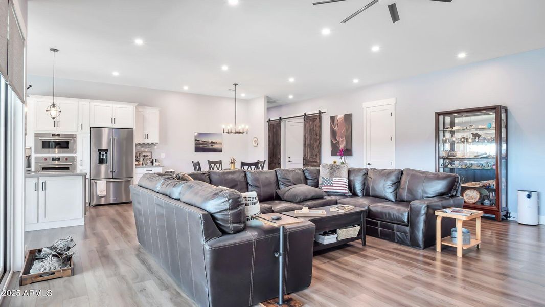 Plenty of lighting Plenty of lighting