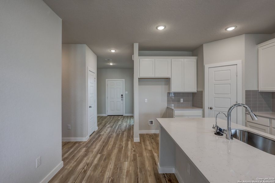 Furnished interior view inside a new home in Cinco Lakes, San Antonio (Image 8).