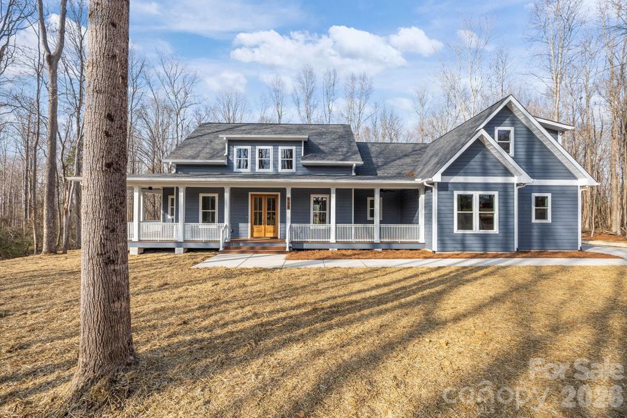 Exterior details and patio area of a home in , Statesville (Image 3).