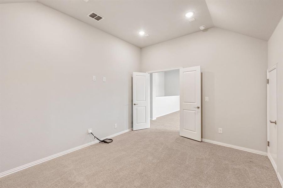Spacious, unfurnished interior of a new home in Sonoma Verde, McLendon-Chisholm (Image 30).