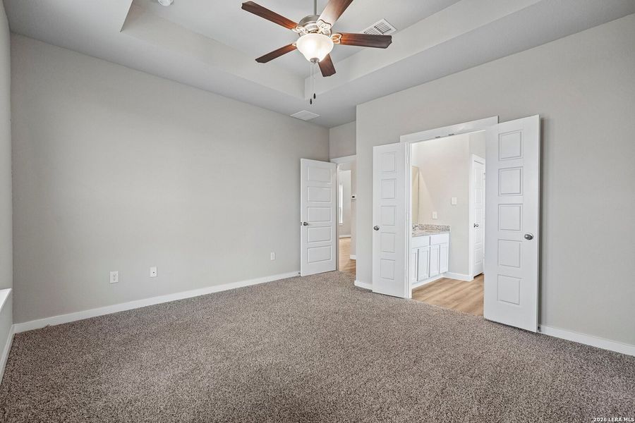 Spacious, unfurnished interior of a new home in Willow Point, San Antonio (Image 34). Spacious, unfurnished interior of a new home in Willow Point, San Antonio (Image 34).