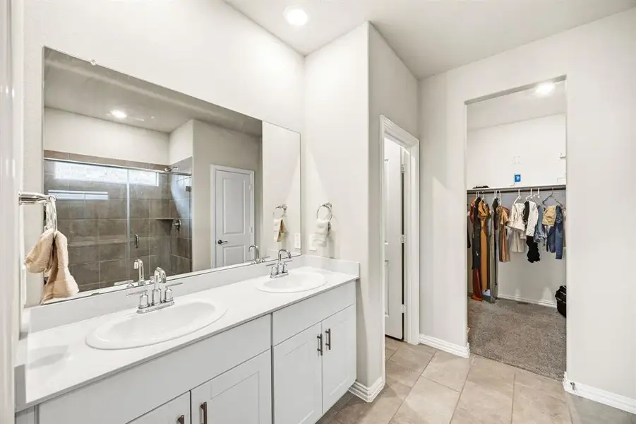 Primary Ensuite Bath