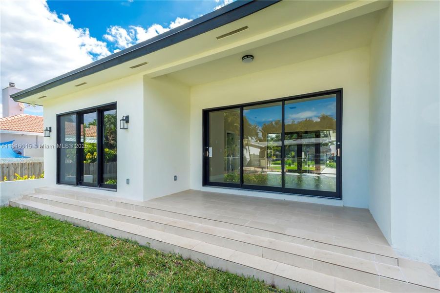 Exterior details and patio area of a home in , Plantation (Image 31).