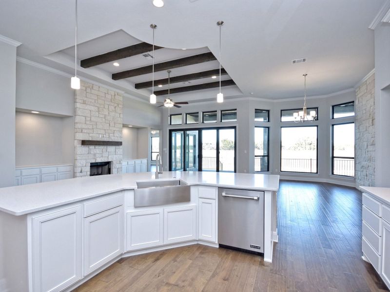 Representative furnished interior of a home built from the San Simeon I by Giddens Homes in Clearwater Ranch, Liberty Hill (Image 320).