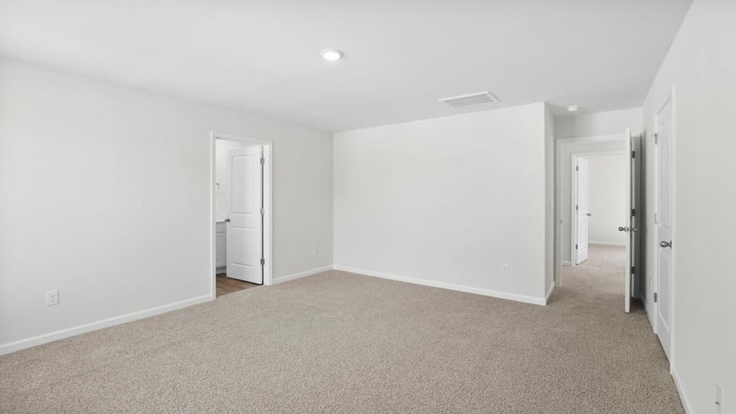 Spacious, unfurnished interior of a new home in Varner Station, Woodruff (Image 30).