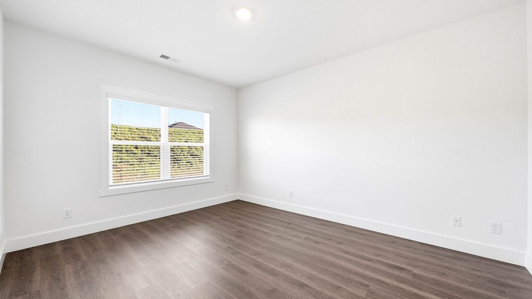 Spacious, unfurnished interior of a new home in Fieldcrest Acres, Blountville (Image 12).