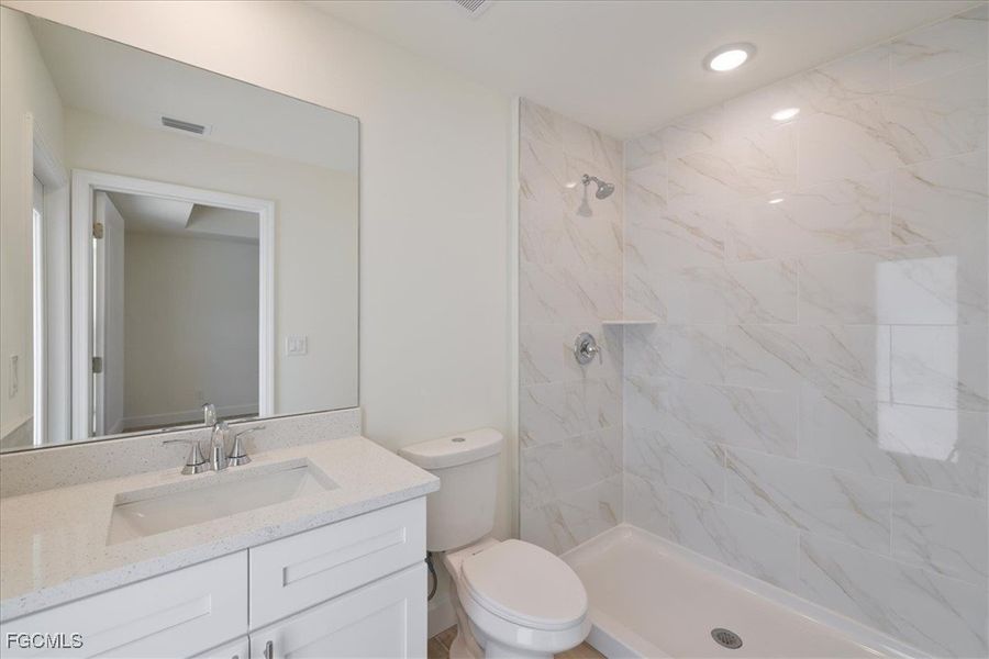 Furnished interior view inside a new home in Cape Coral, Cape Coral (Image 13).