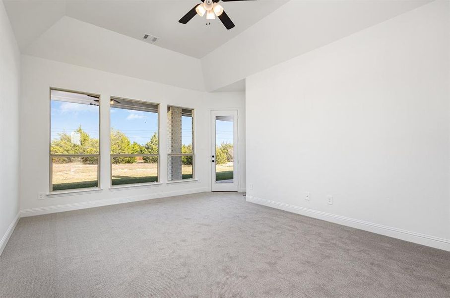 Spacious, unfurnished interior of a new home in Sagebrush Addition, Midlothian (Image 14).
