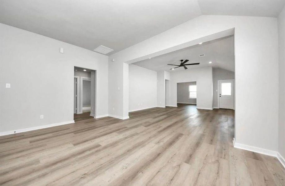 Spacious, unfurnished interior of a new home in , Manvel (Image 12).