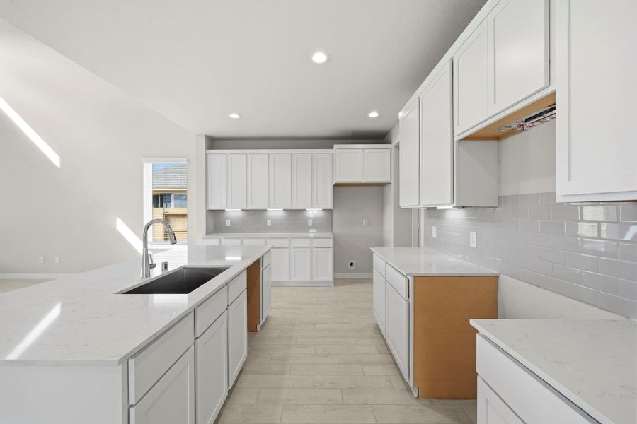 Furnished interior view inside a new home in Sunterra Lakes, Fulshear (Image 9).