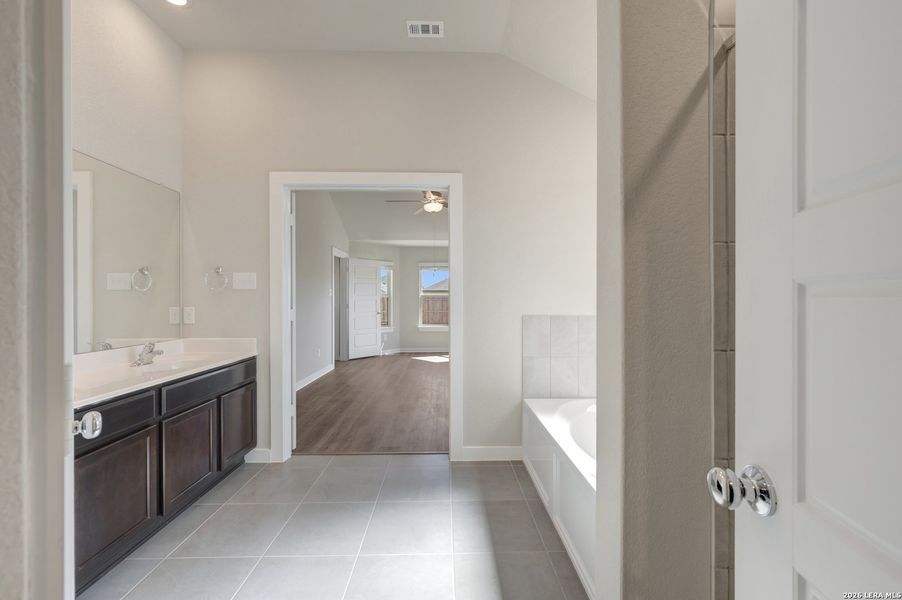 Furnished interior view inside a new home in Winding Brook, San Antonio (Image 8). Furnished interior view inside a new home in Winding Brook, San Antonio (Image 8).