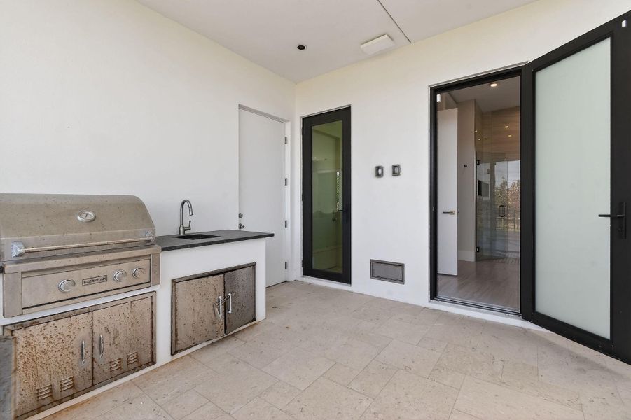 4360DiamondShoresWay(16)