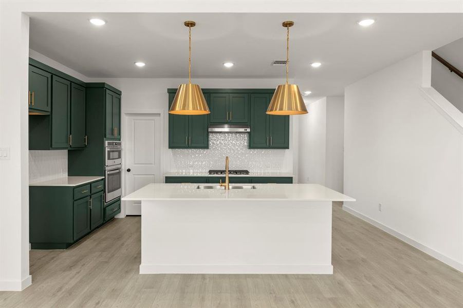 06. 1708 Abbott - Kitchen