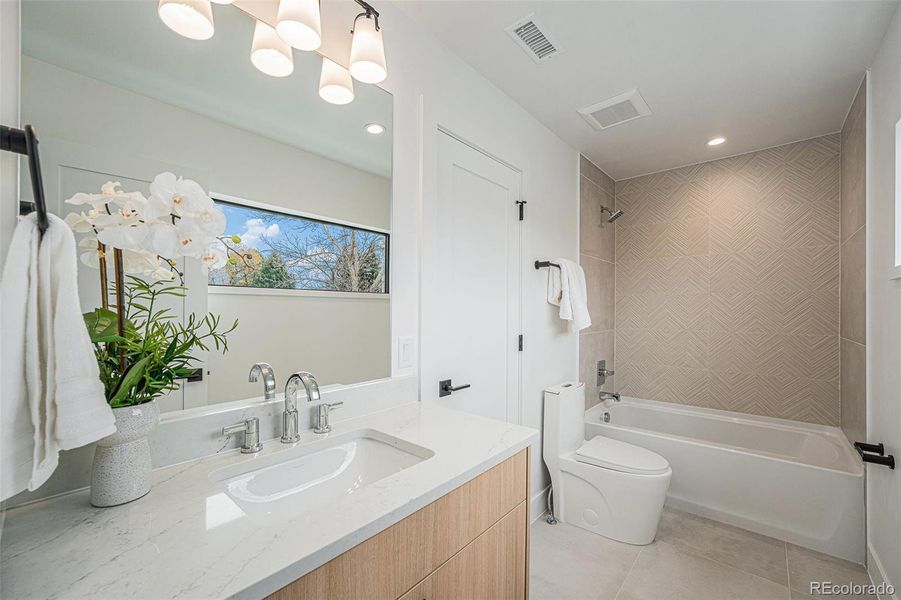 Full Jack & Jill bath attached to the 2nd & 3rd bedrooms