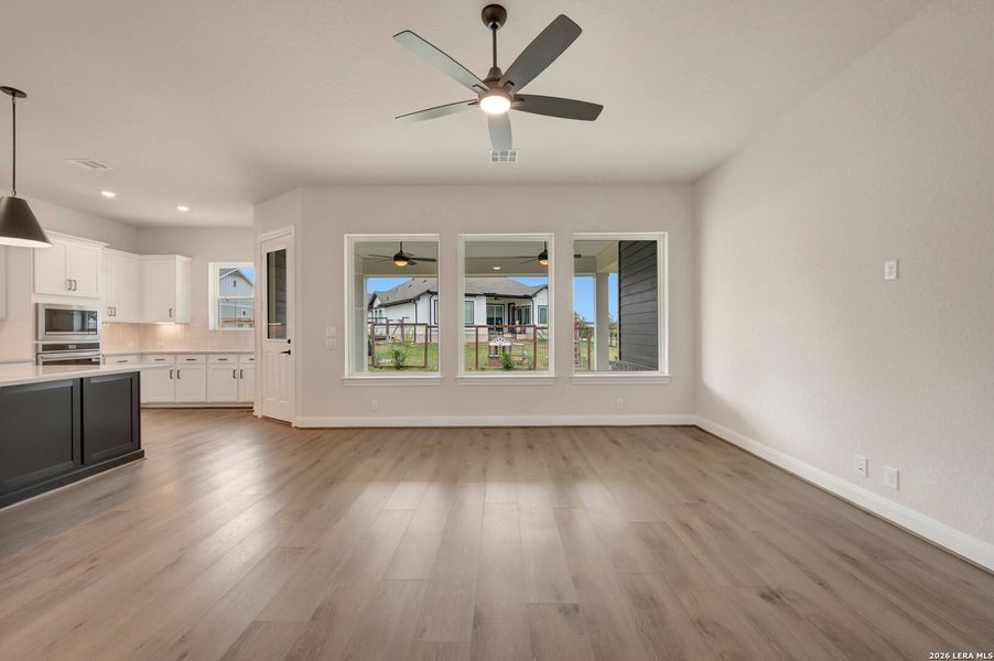 Spacious, unfurnished interior of a new home in The Crossvine 55’, Schertz (Image 28).