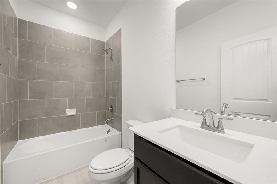 6937 Freight Train- Bathroom-1 6937 Freight Train- Bathroom-1