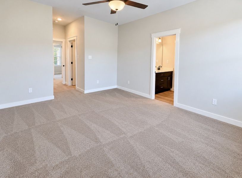 Spacious, unfurnished interior of a new home in Hickory Cove, Burns (Image 12).