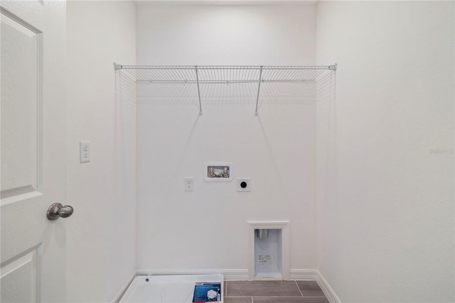 Spacious, unfurnished interior of a new home in Horse Creek at Crosswinds, Davenport (Image 11).