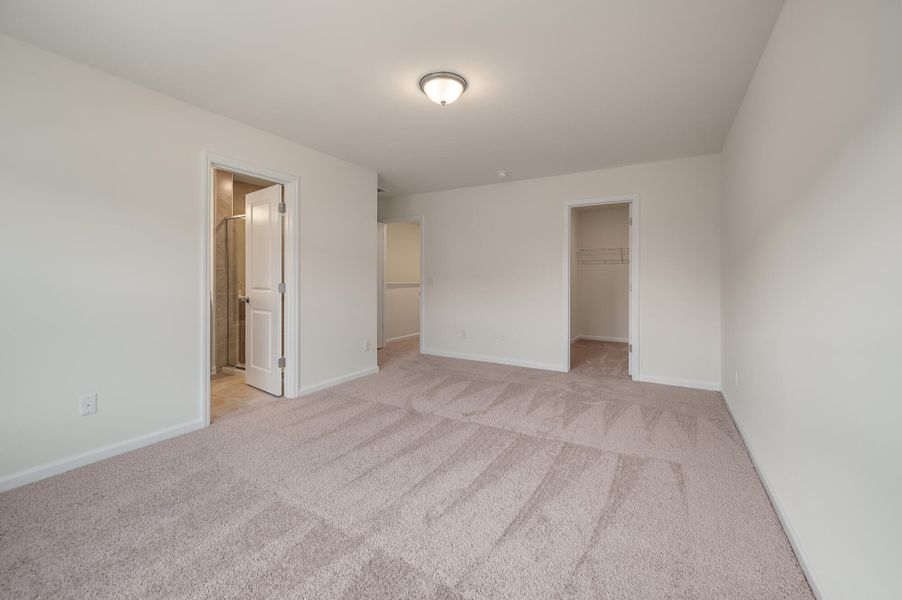 Spacious, unfurnished interior of a new home in The Landings at Montague, Goose Creek (Image 32).