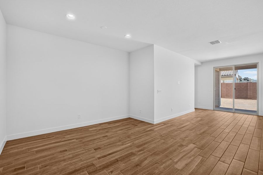 Spacious, unfurnished interior of a new home in Artisan at Asante, Surprise (Image 15).