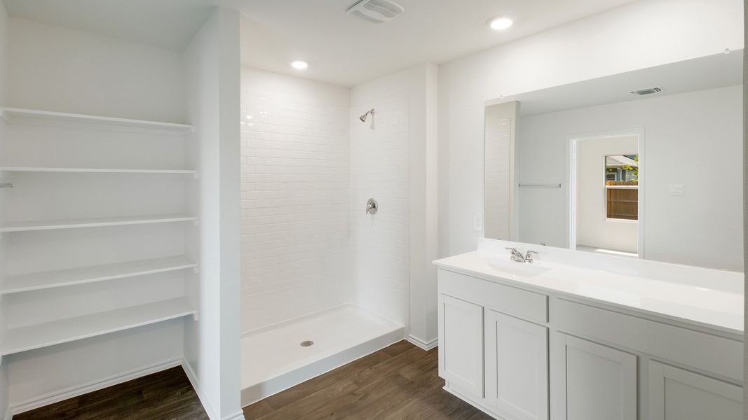 Image 19 representing the The Gaven by D.R. Horton in Wayside, Uhland, TX.