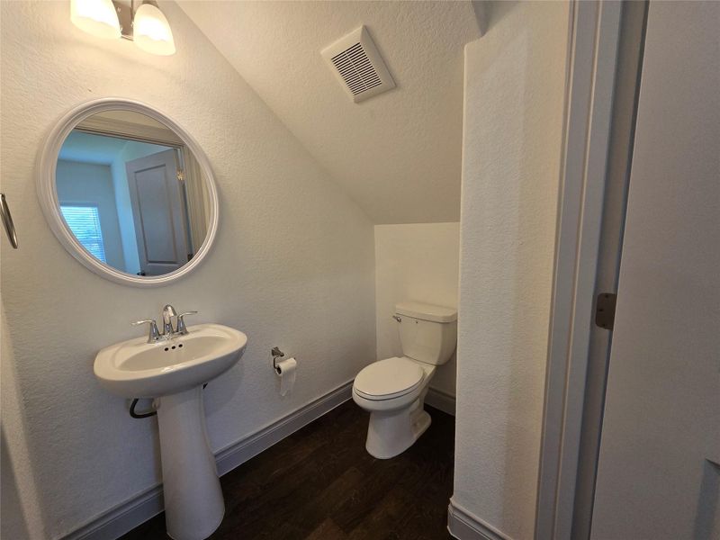 Spacious, unfurnished interior of a new home in , Round Rock (Image 11).