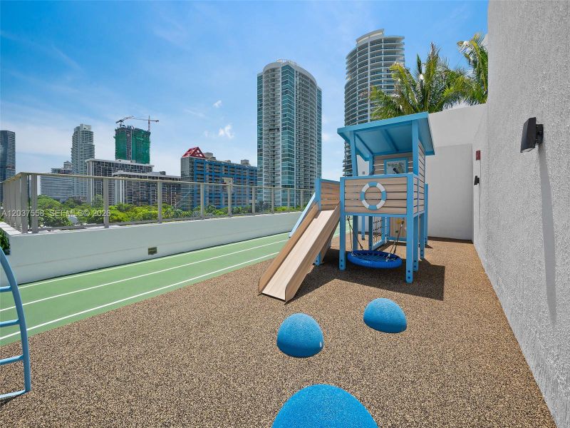 Community amenities in 2200 Brickell, Miami (Image 81). Community amenities in 2200 Brickell, Miami (Image 81).