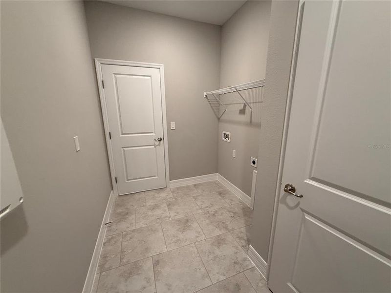 Spacious, unfurnished interior of a new home in , Port Charlotte (Image 11).