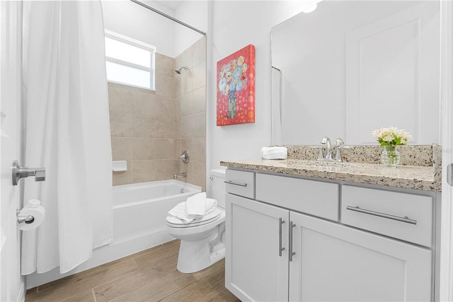 Furnished interior view inside a new home in , Punta Gorda (Image 32).
