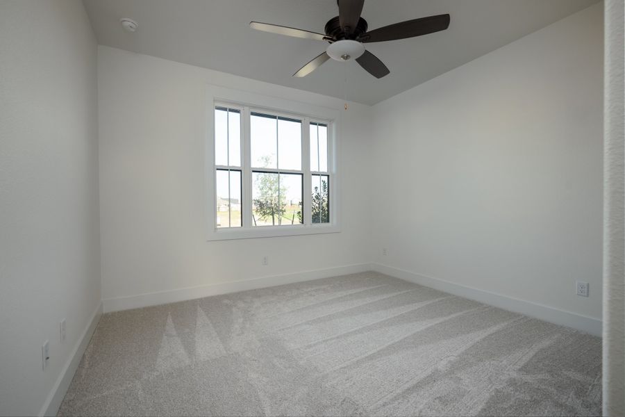Spacious, unfurnished interior of a new home in Greens Prairie Reserve, College Station (Image 25).