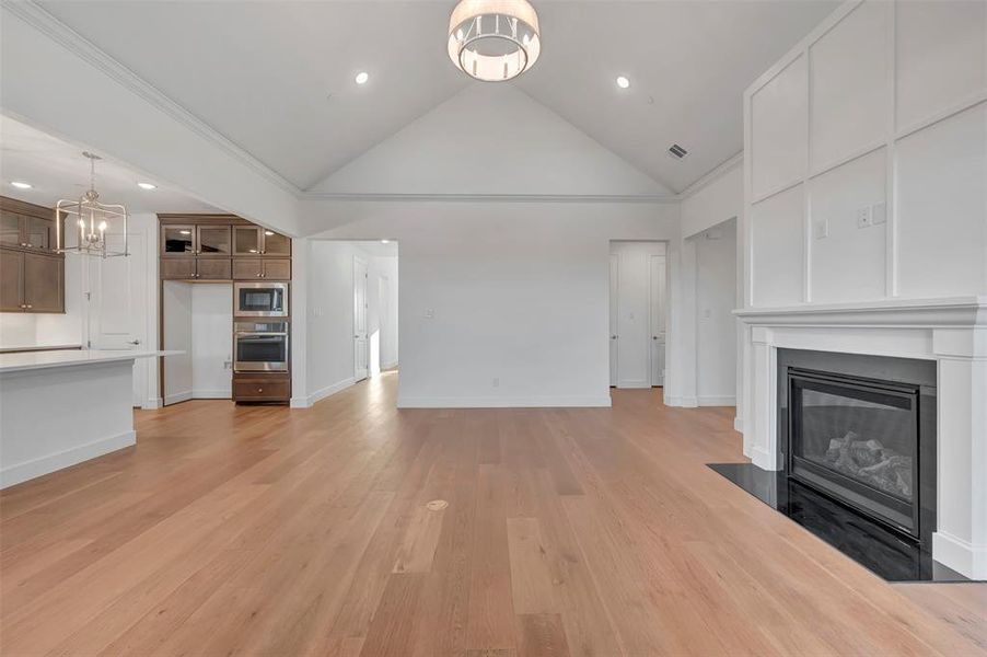 Spacious, unfurnished interior of a new home in Kreymer at the Park, Wylie (Image 18).