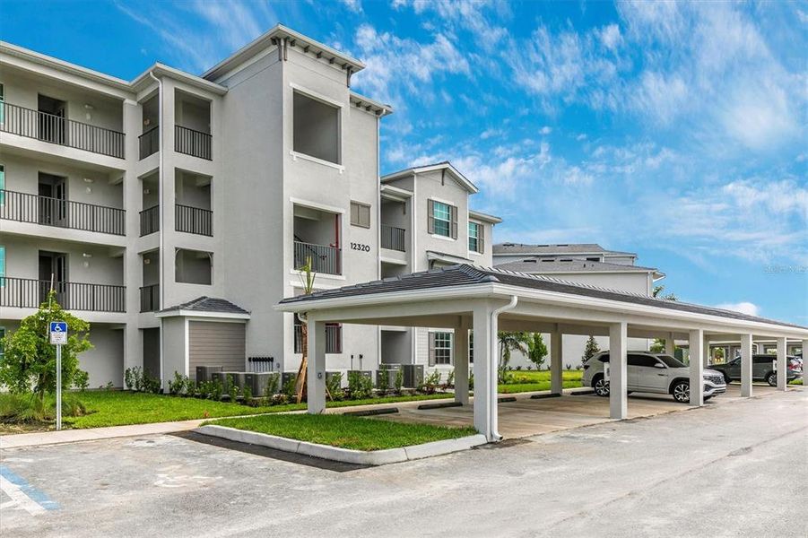 Condo located in Venice, FL showcasing its design and architecture (Image 5). Condo located in Venice, FL showcasing its design and architecture (Image 5).