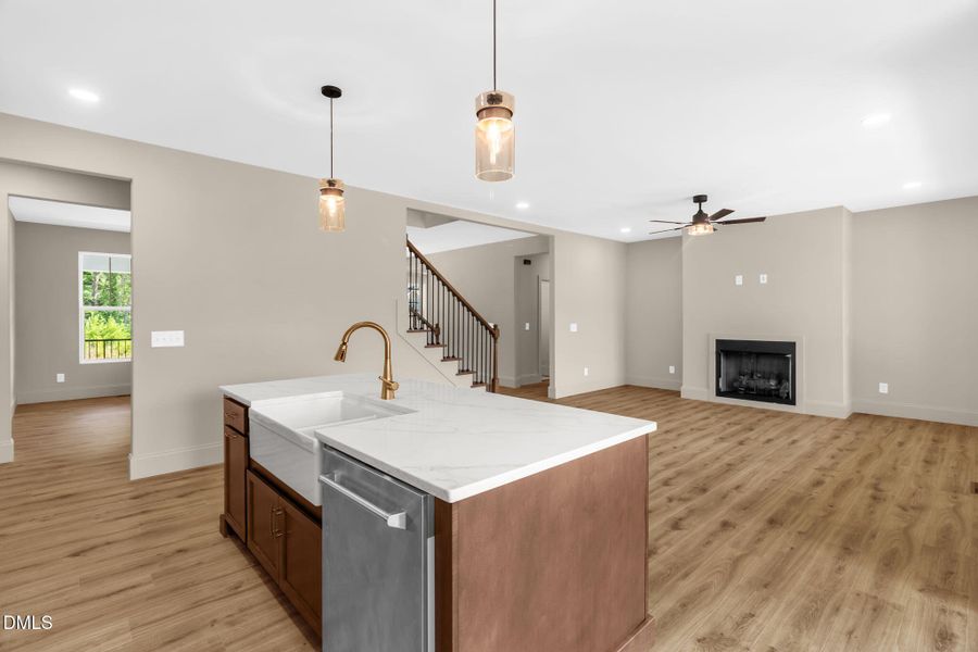 22-web-or-mls-8810 Rudy Dr-21