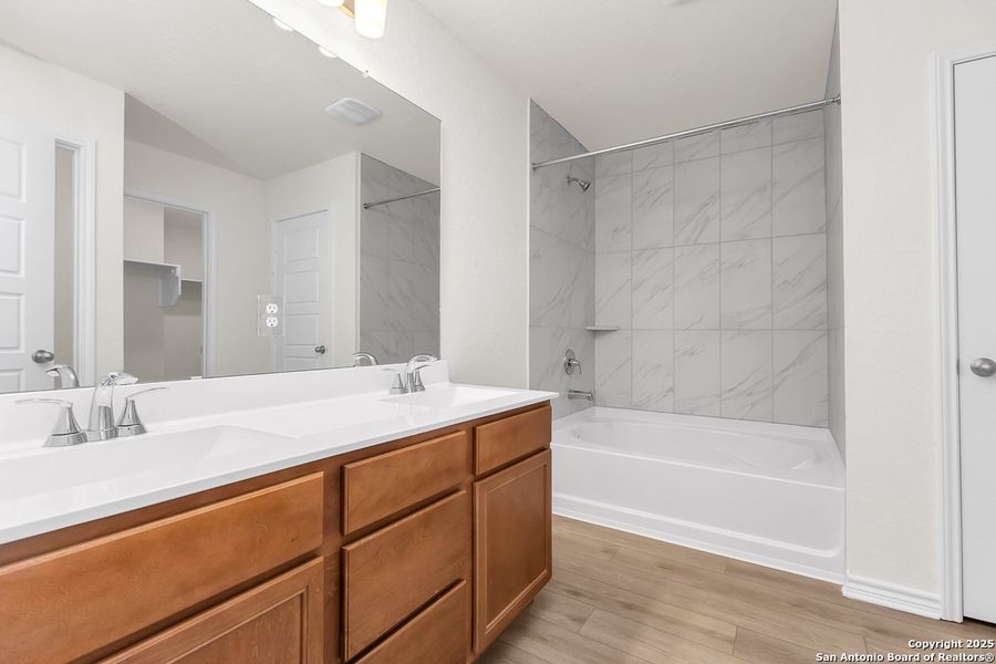 Furnished interior view inside a new home in Knox Ridge, Converse (Image 5). Furnished interior view inside a new home in Knox Ridge, Converse (Image 5).