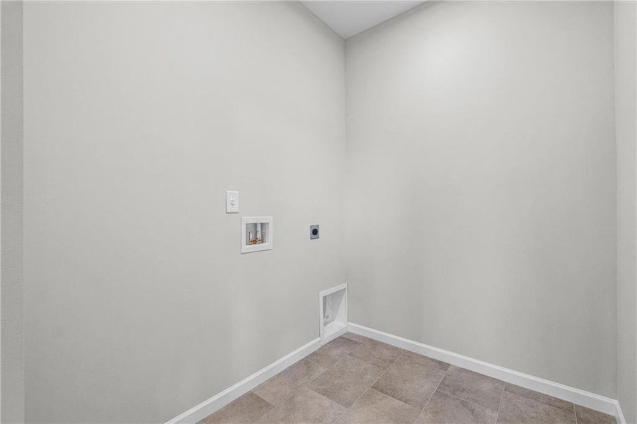 Spacious, unfurnished interior of a new home in Pickens Bluff, Hiram (Image 35).